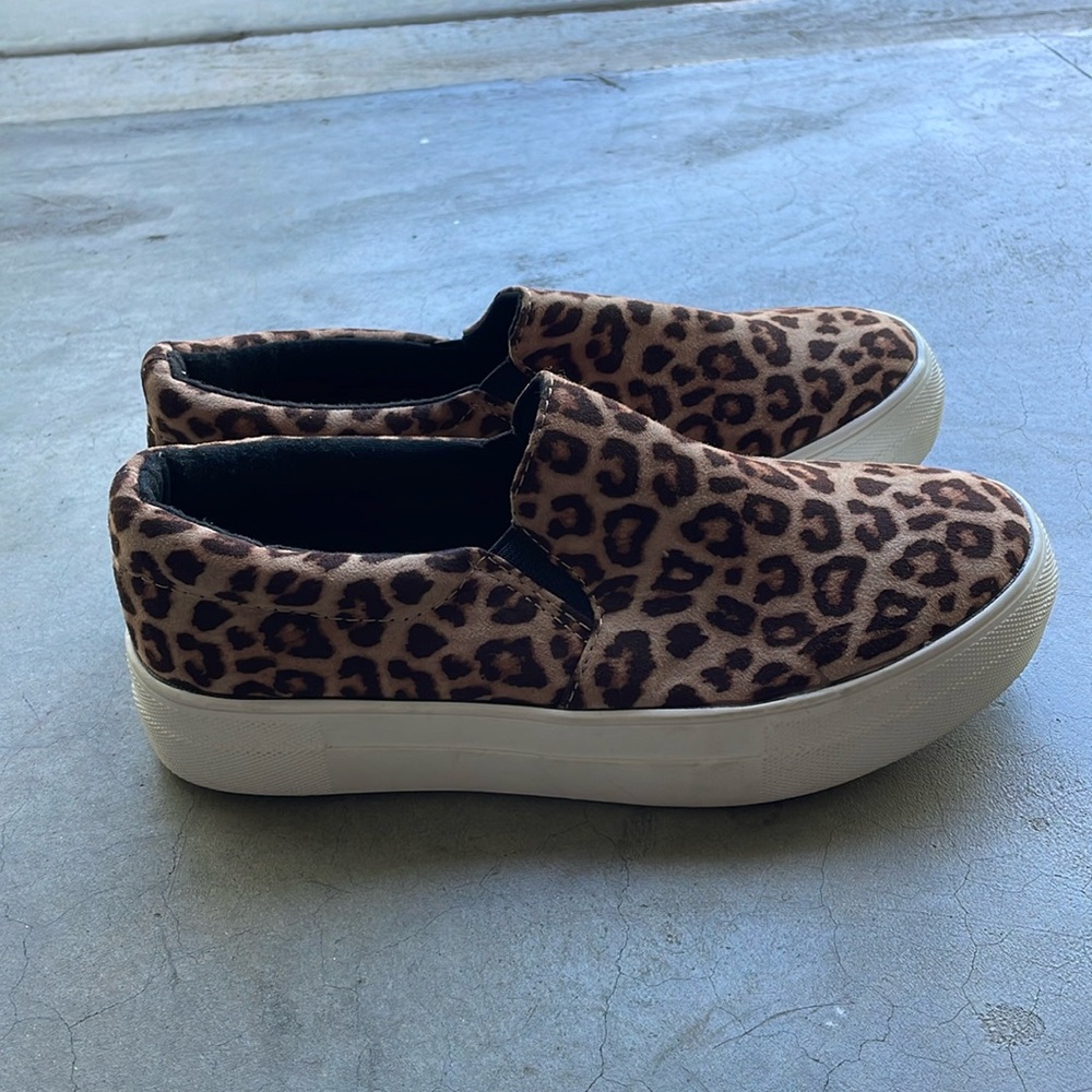 SODA leopard platform slip on shoes